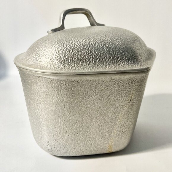 Vintage Silver Seal Heart Shaped Triangle Pot - Picture 3 of 10